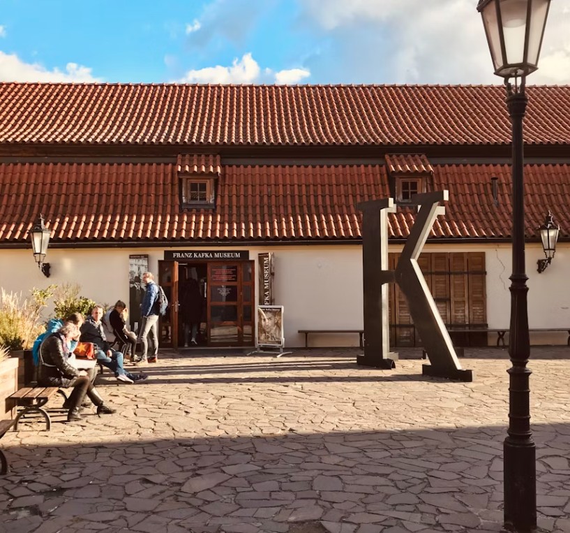Franz Kafka in Prag: Alle Orte – Rundgang & Reiseroute